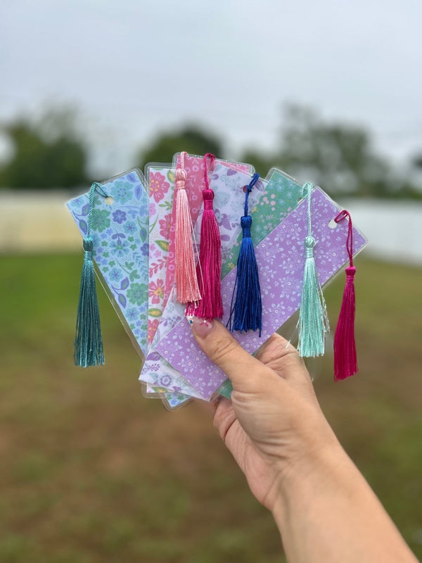 Spring mystery bookmarks set featuring floral designs, cozy reading vibes, and surprise seasonal themes – perfect for book lovers and spring gifts.